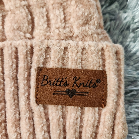 Britt's Knits Blush Pink Beyond Soft Chenille Sherpa Lined Hat - Picture 2 of 8
